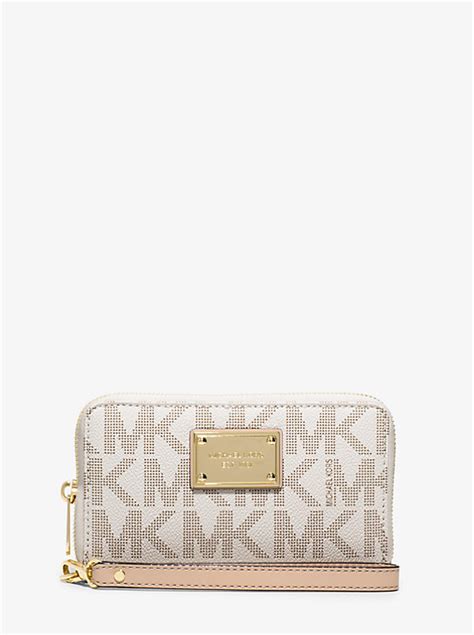 can the michael kors jet set phone wristlet|Jet Set Large Nylon Smartphone Wristle.